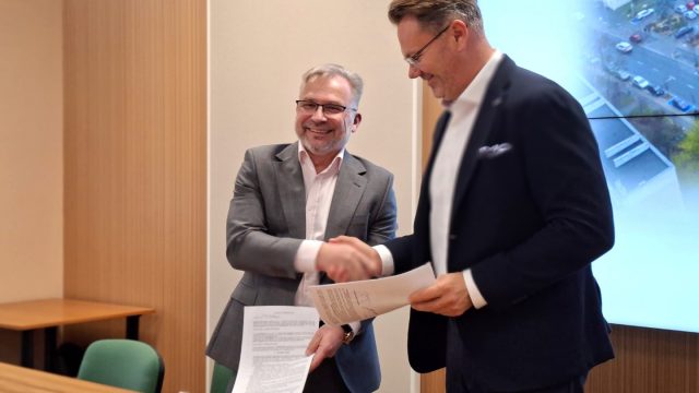 podpisanie umowy na rozbudowę