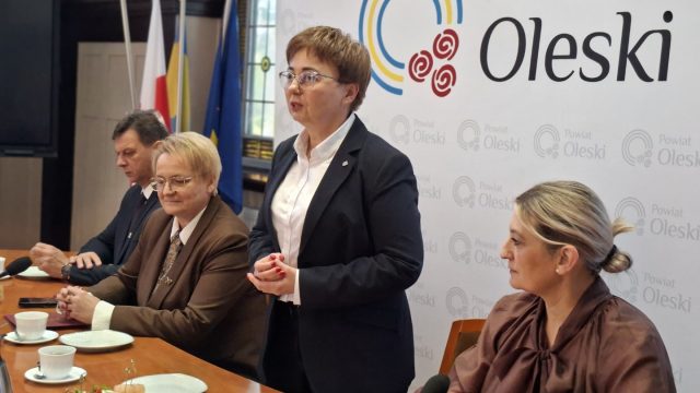 Przekazanie busa w Oleśnie