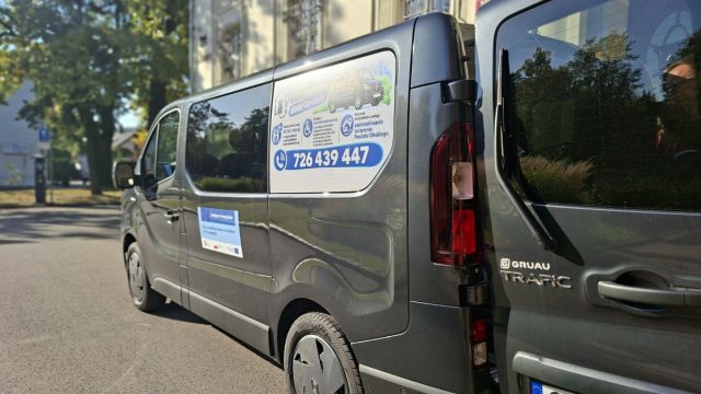 Przekazanie busa w Oleśnie